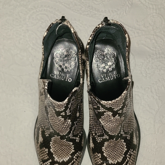 Vince Camuto Black and Cream Ankle Booties - Picture 6 of 7